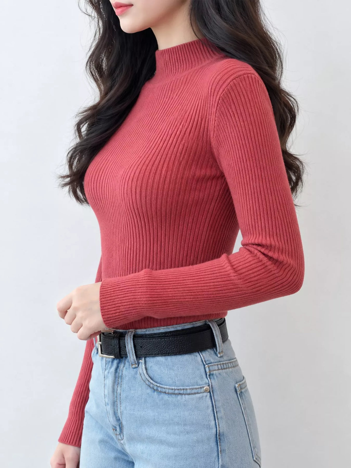Elegant Slim-Fit Ribbed Mock Neck Knit Top