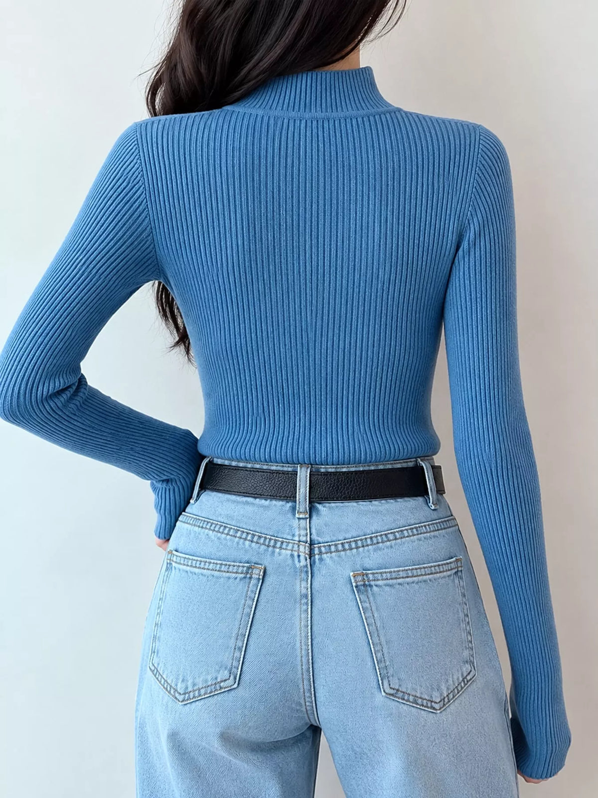 Elegant Slim-Fit Ribbed Mock Neck Knit Top