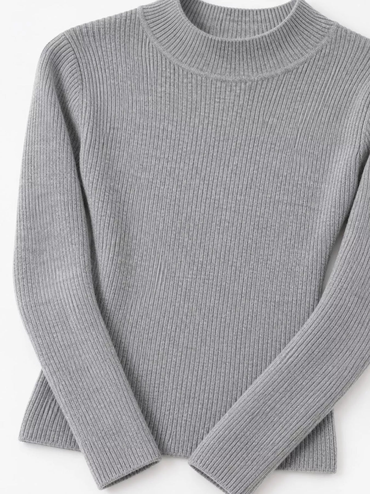 Elegant Slim-Fit Ribbed Mock Neck Knit Top
