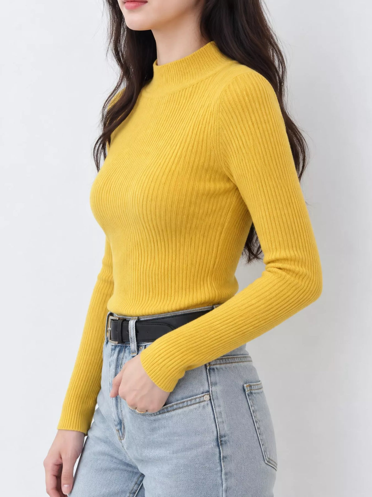 Elegant Slim-Fit Ribbed Mock Neck Knit Top