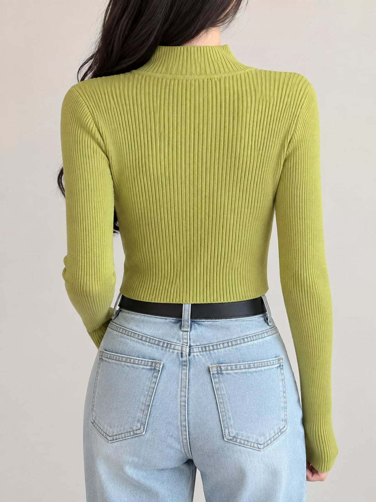 Elegant Slim-Fit Ribbed Mock Neck Knit Top